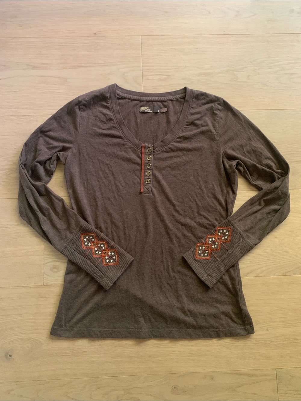 prAna Embroidered Henley Shirt Women’s Small Brown Long Sleeve Outdoor